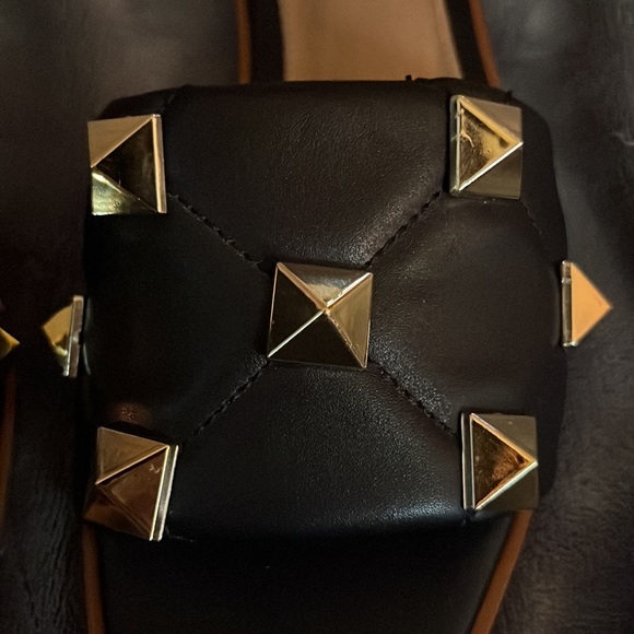 BRAND NEW Black & Gold Studded Steve Madden Sandals / Slides - Picture 8 of 12